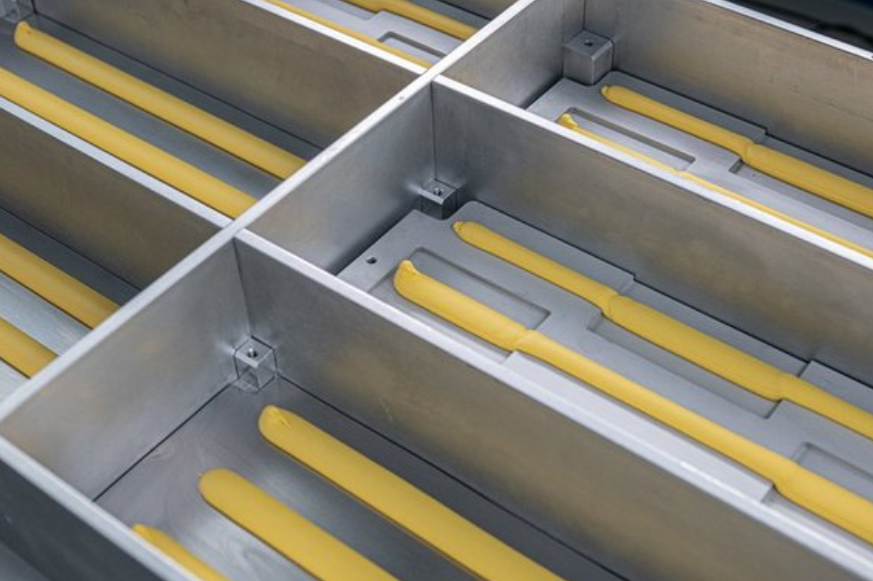 【導熱（rè）凝膠】與導（dǎo）熱填縫膠的應用區別？