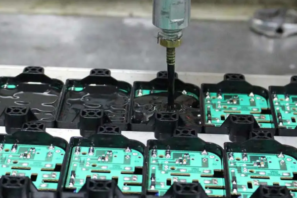 【聚（jù）氨酯灌封膠】儲存中造成結塊的原因及解決方案（àn）